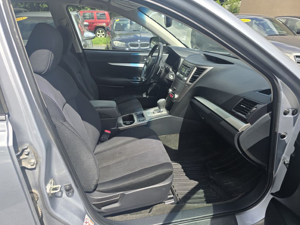 2013 Subaru Outback Image 11
