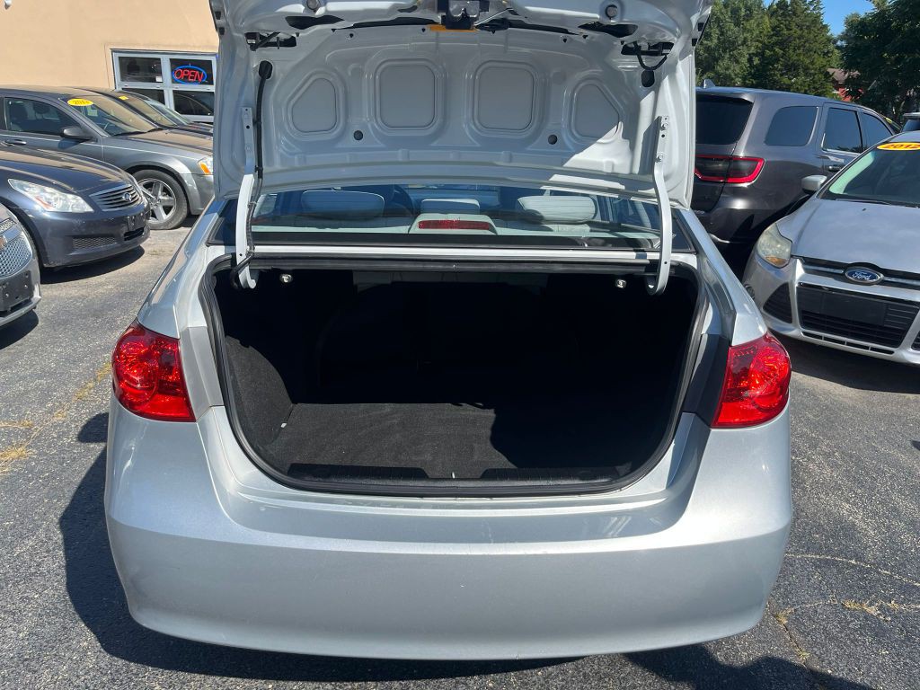 2010 Hyundai Elantra Image 5