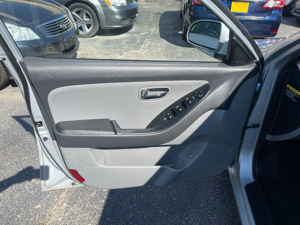 2010 Hyundai Elantra Image 6