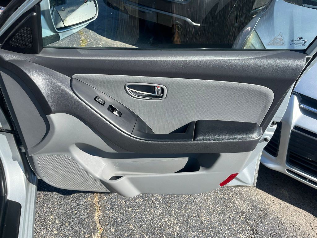 2010 Hyundai Elantra Image 9