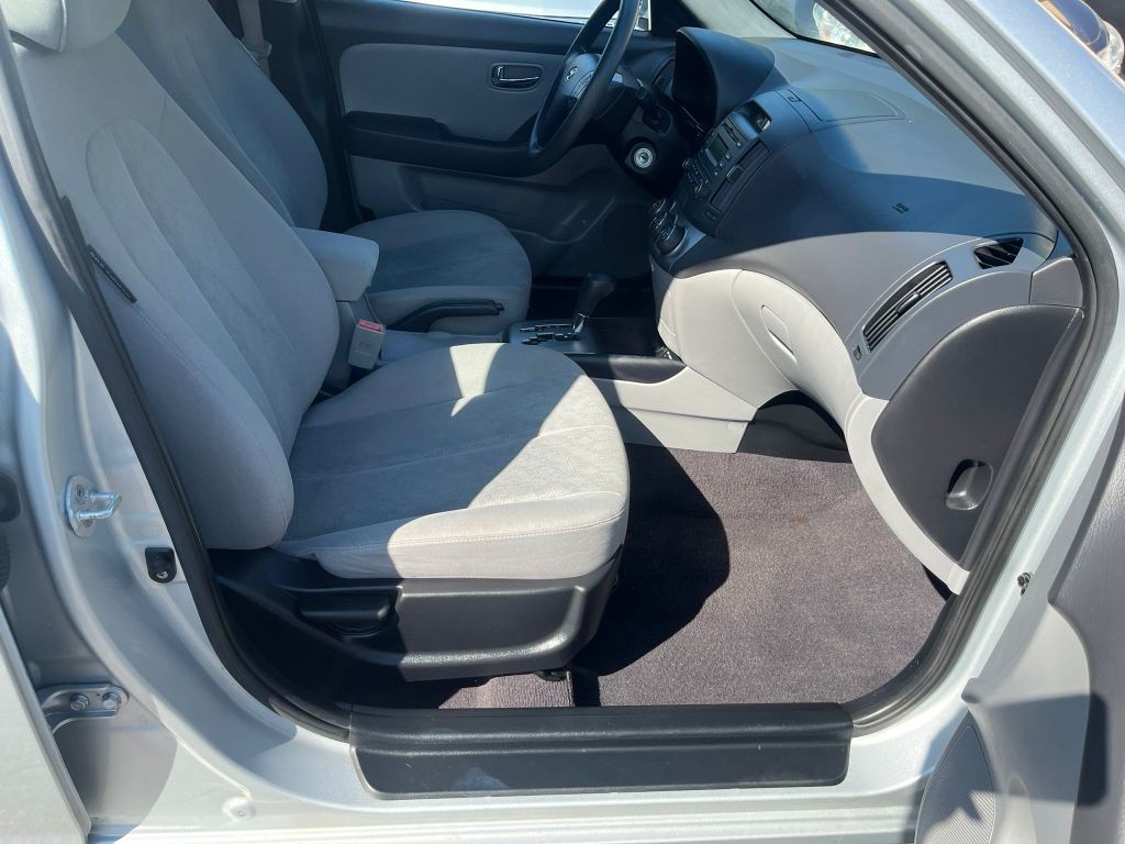 2010 Hyundai Elantra Image 10