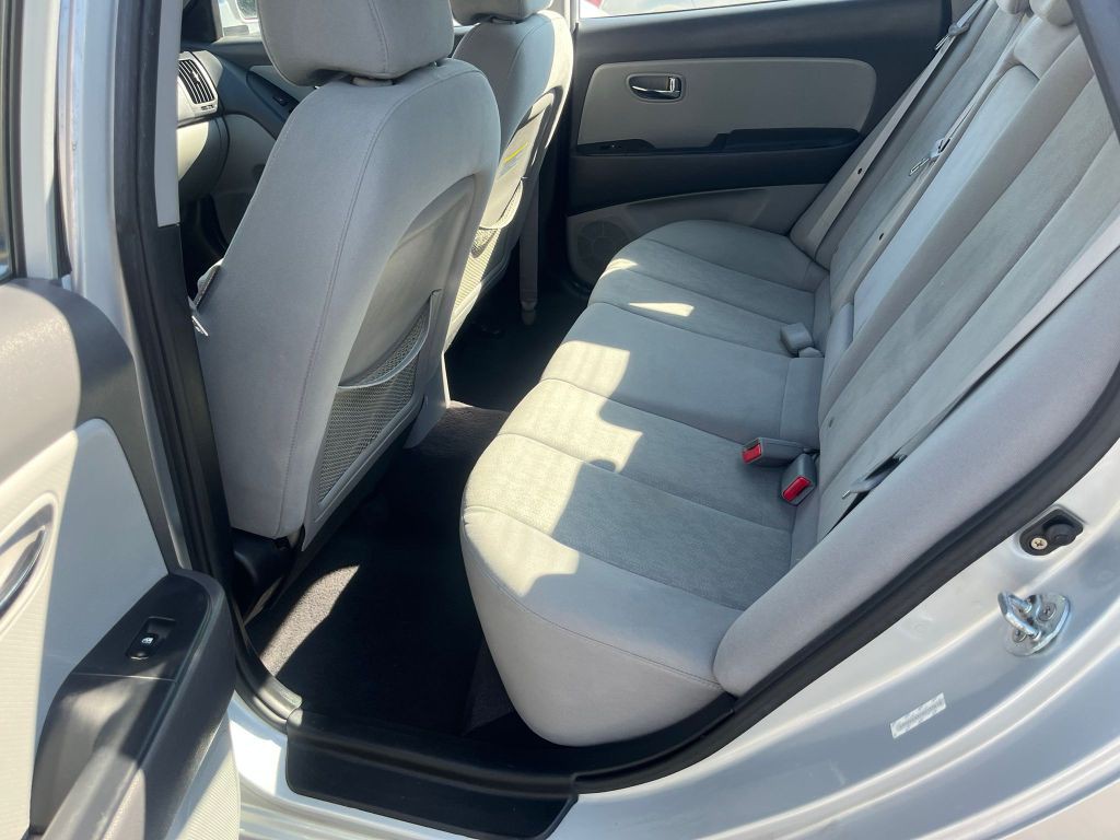 2010 Hyundai Elantra Image 12