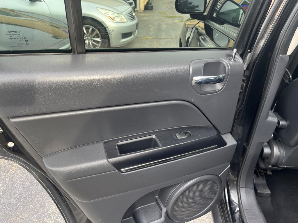 2012 Jeep Compass Image 8