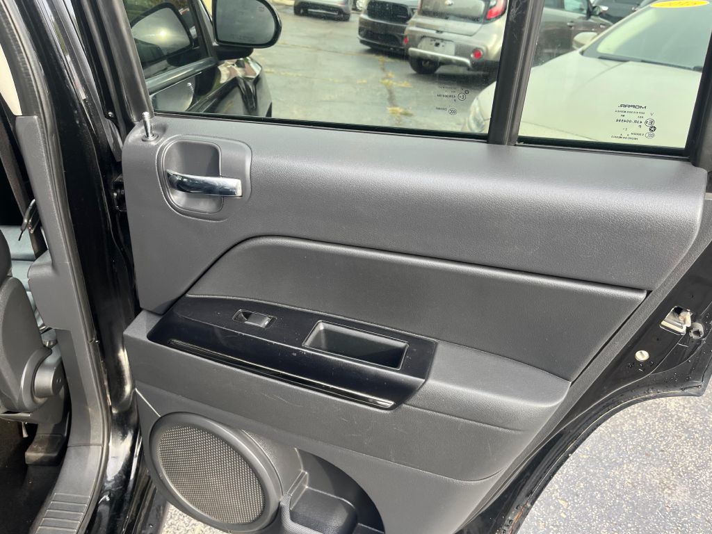 2012 Jeep Compass Image 11