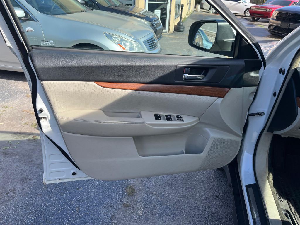 2013 Subaru Outback Image 6