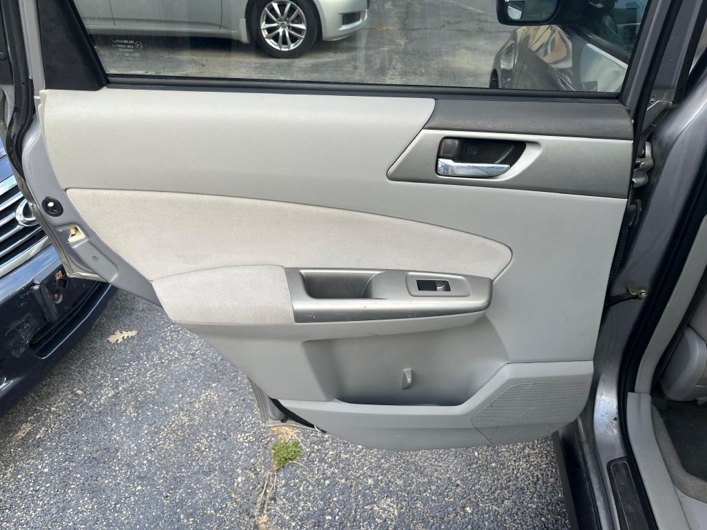 2010 Subaru Forester Image 6