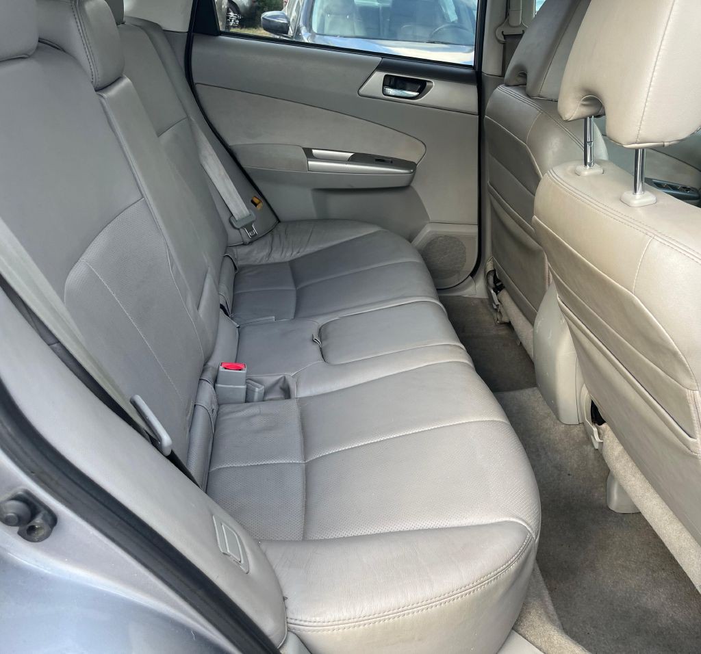 2010 Subaru Forester Image 12