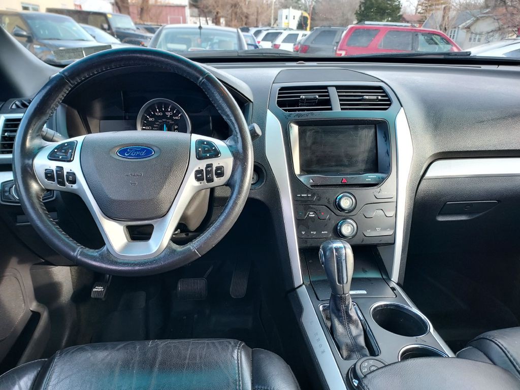 2013 Ford Explorer Image 8