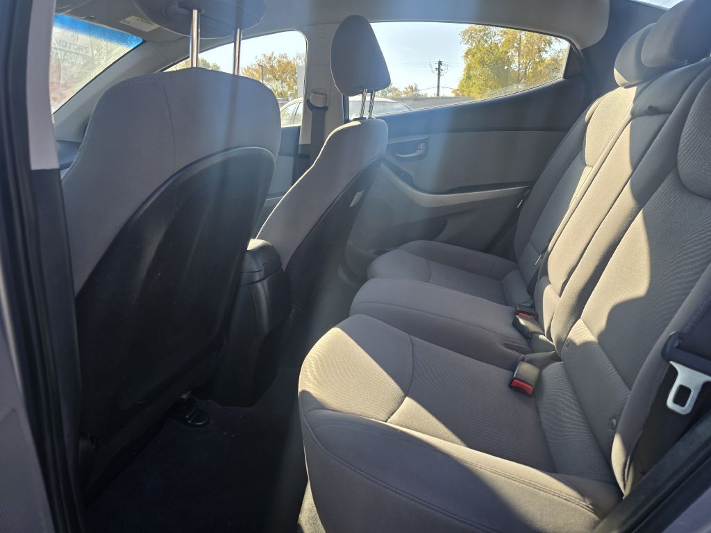 2016 Hyundai Elantra Image 14