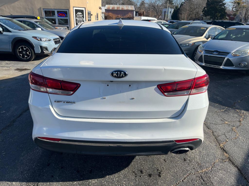 2017 Kia Optima Image 4