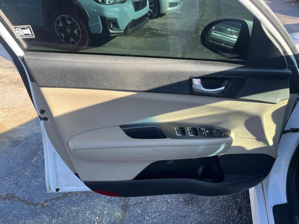 2017 Kia Optima Image 5