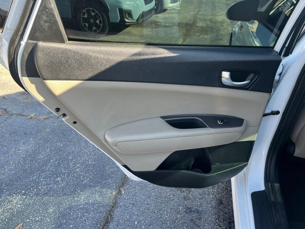 2017 Kia Optima Image 10