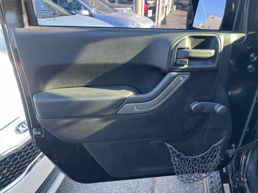 2012 Jeep Wrangler Image 6