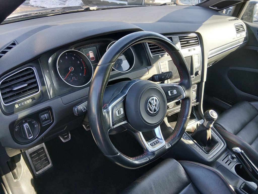 2016 Volkswagen GTI Image 8
