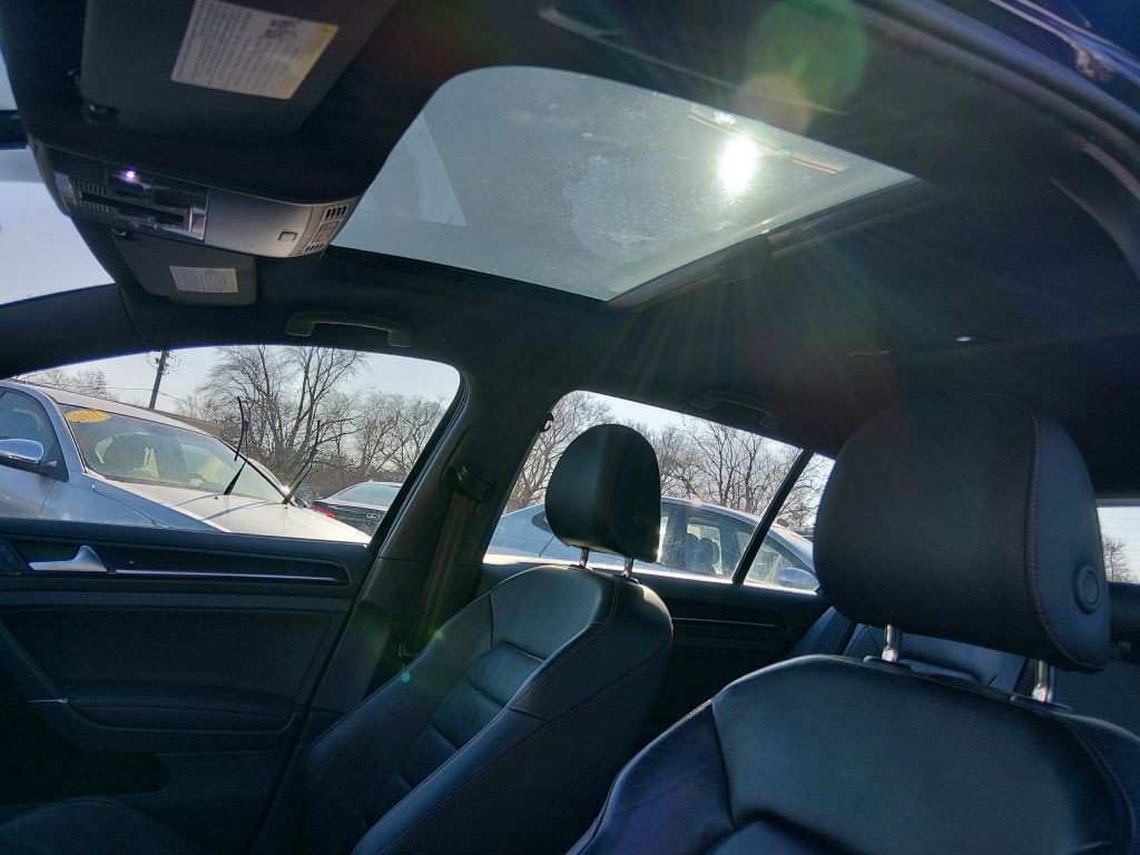 2016 Volkswagen GTI Image 10