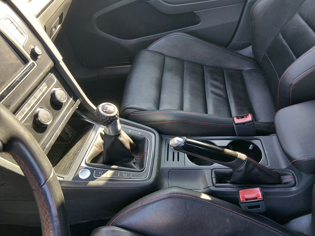 2016 Volkswagen GTI Image 11