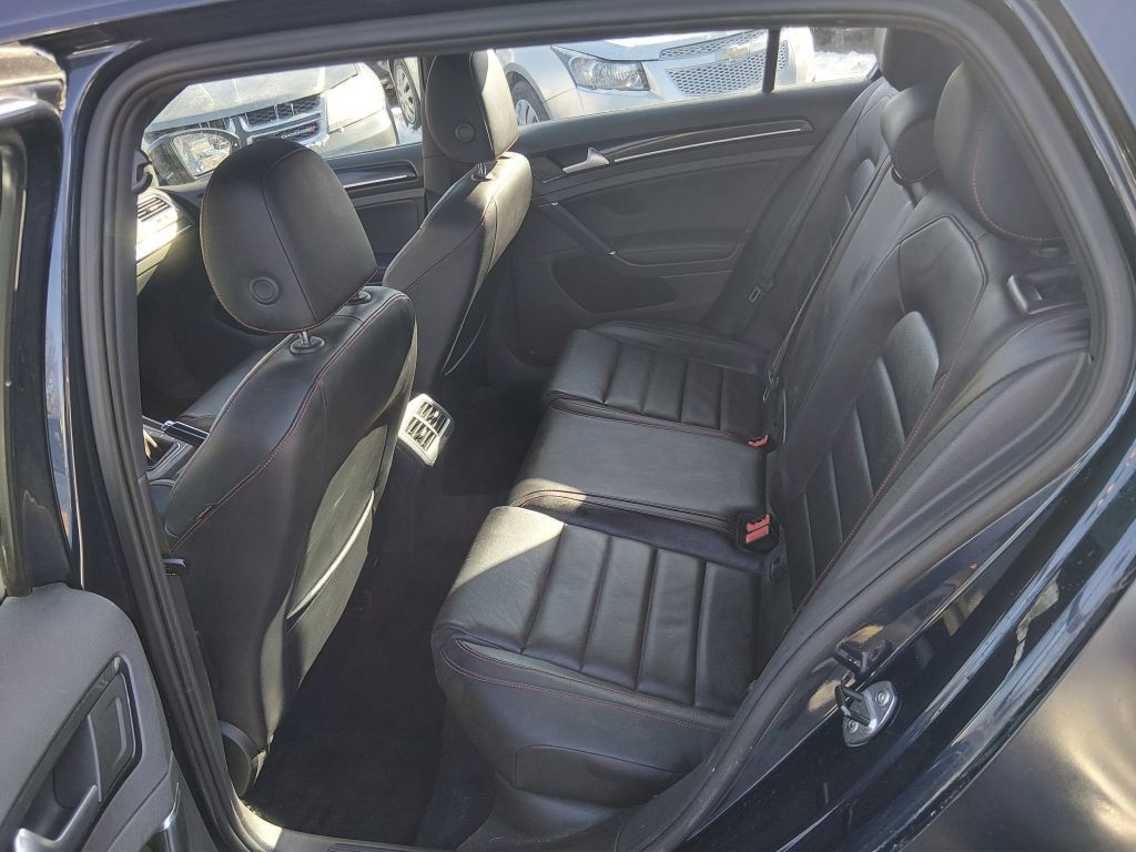 2016 Volkswagen GTI Image 15