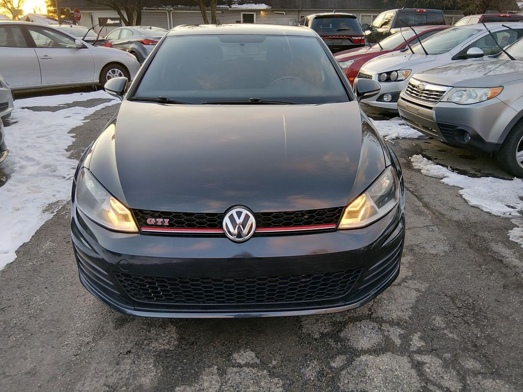 2017 Volkswagen GTI Image 2