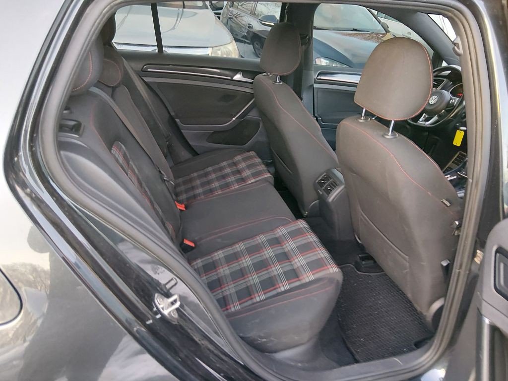 2017 Volkswagen GTI Image 13