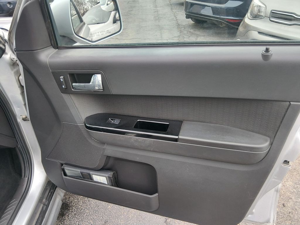 2010 Ford Escape Image 10
