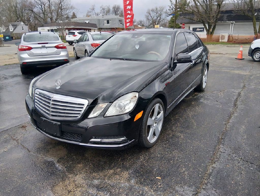 2013 Mercedes-Benz E-Class Image 3
