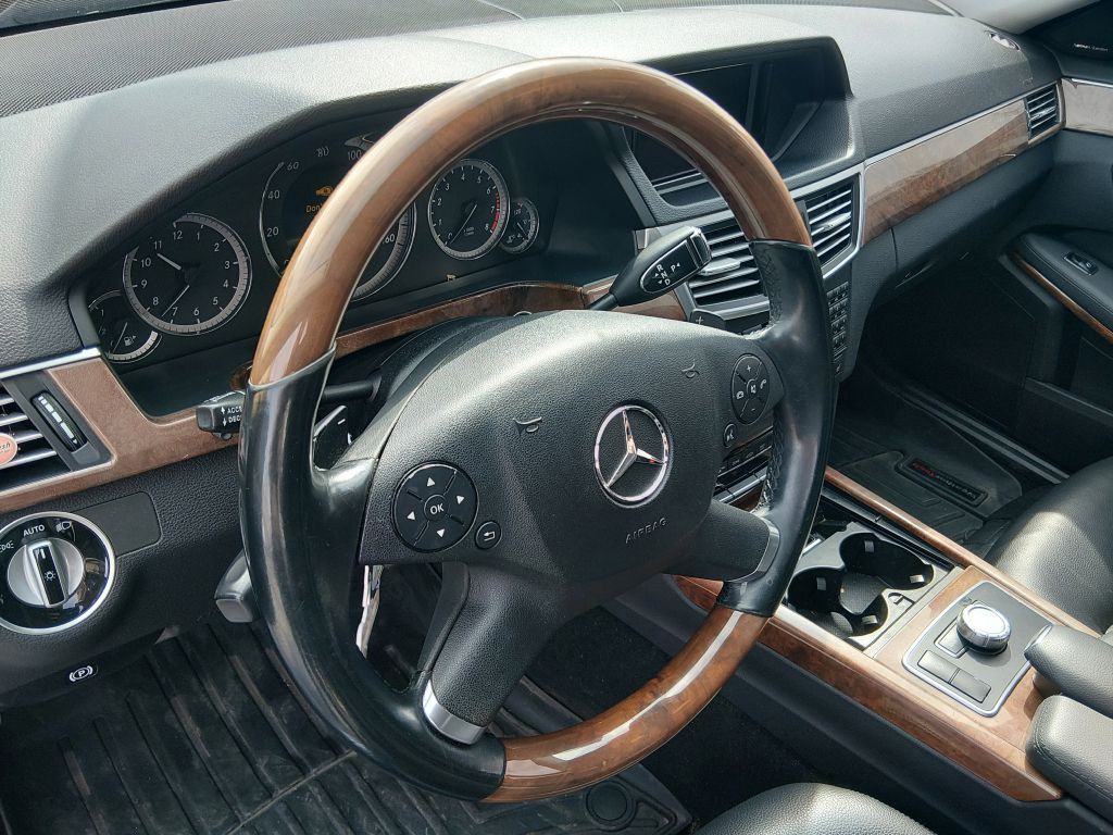 2013 Mercedes-Benz E-Class Image 8