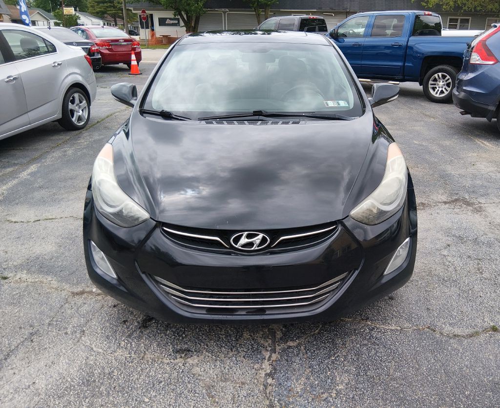 2013 Hyundai Elantra Image 2