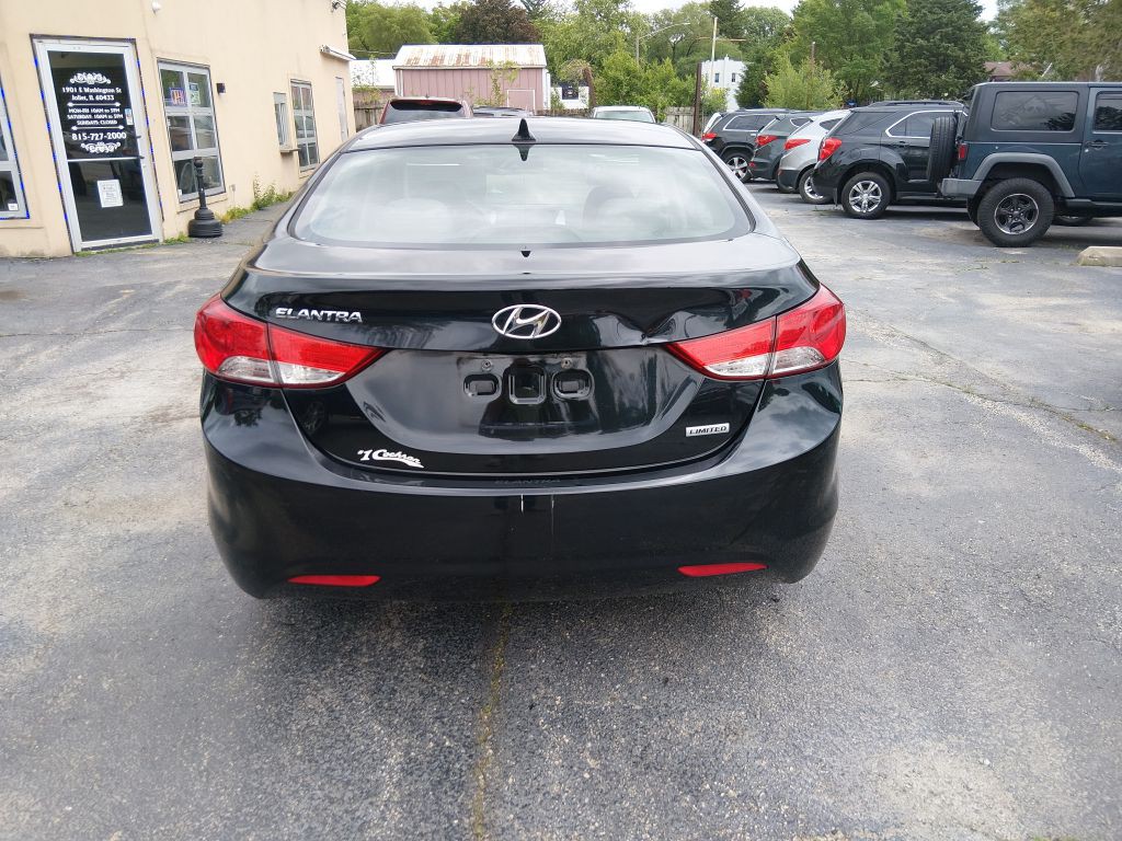 2013 Hyundai Elantra Image 4