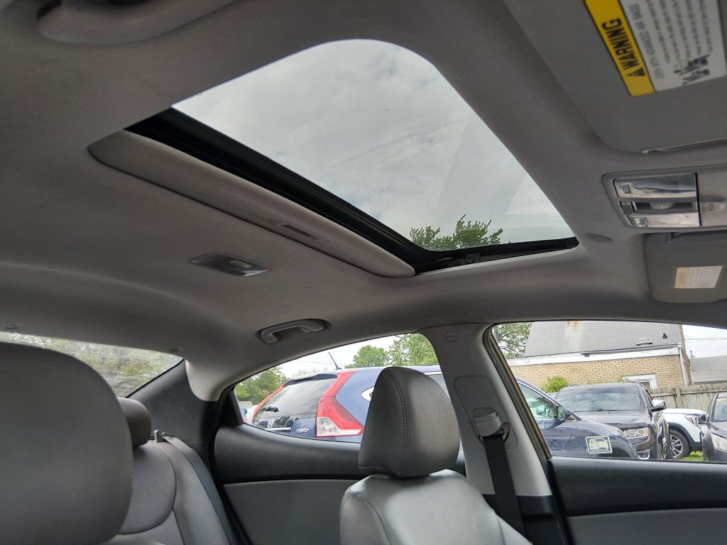 2013 Hyundai Elantra Image 9