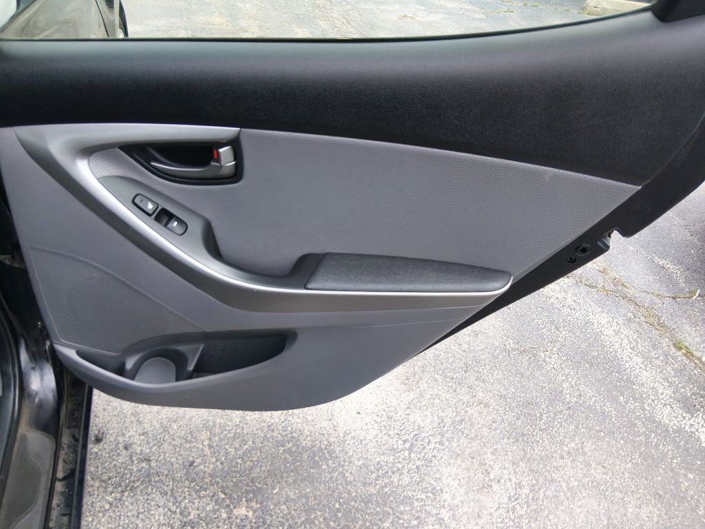 2013 Hyundai Elantra Image 14