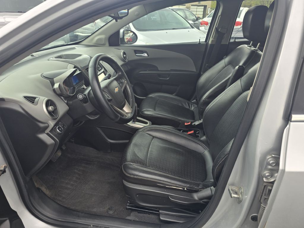 2016 Chevrolet Sonic Image 8