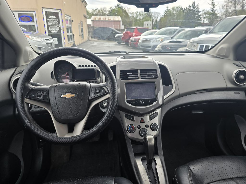 2016 Chevrolet Sonic Image 9