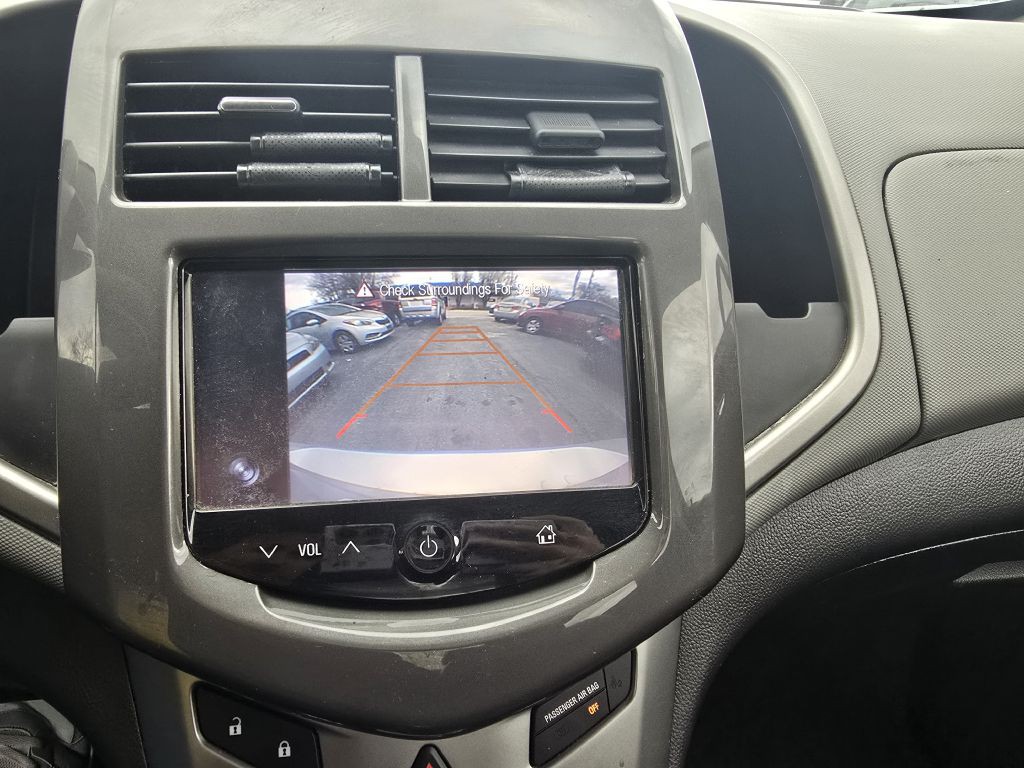 2016 Chevrolet Sonic Image 10