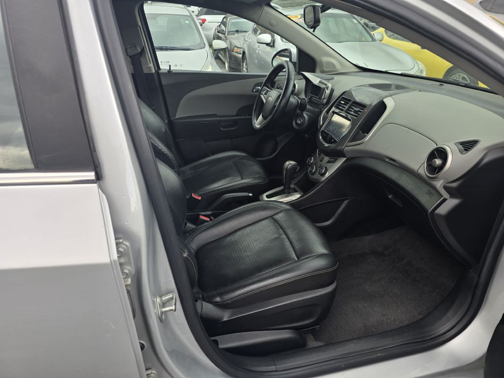 2016 Chevrolet Sonic Image 12