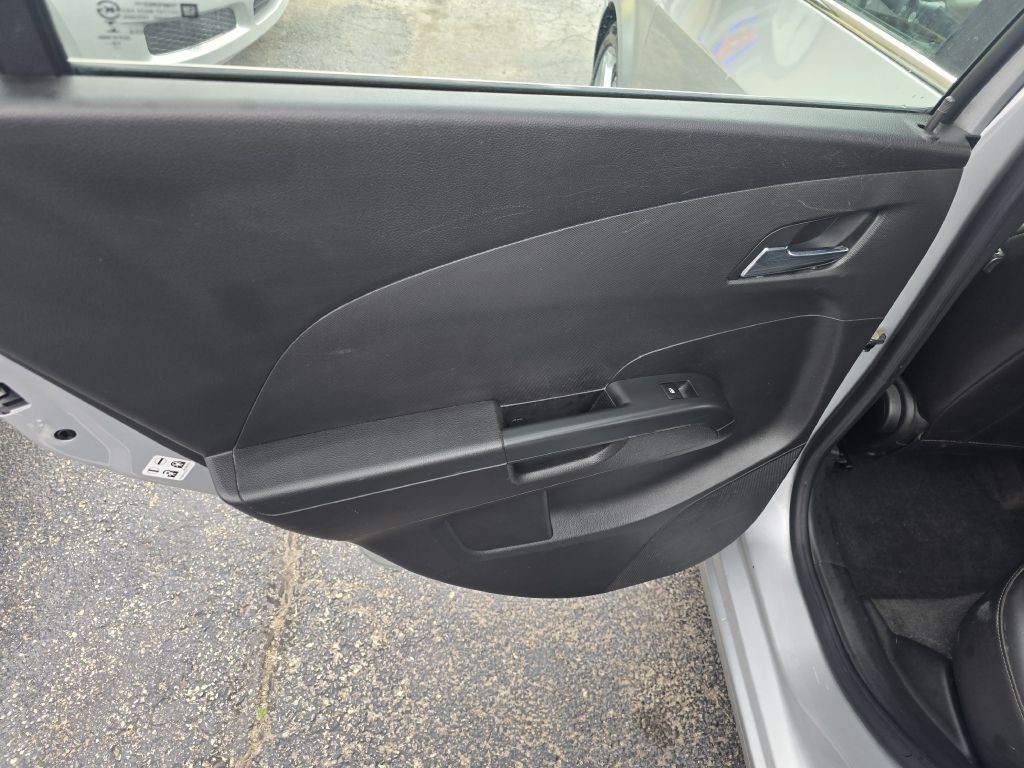 2016 Chevrolet Sonic Image 13