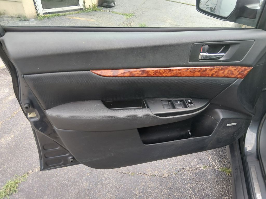 2011 Subaru Outback Image 5