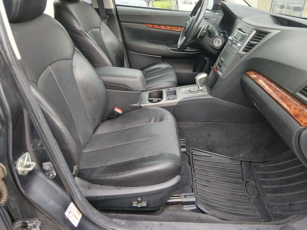 2011 Subaru Outback Image 8