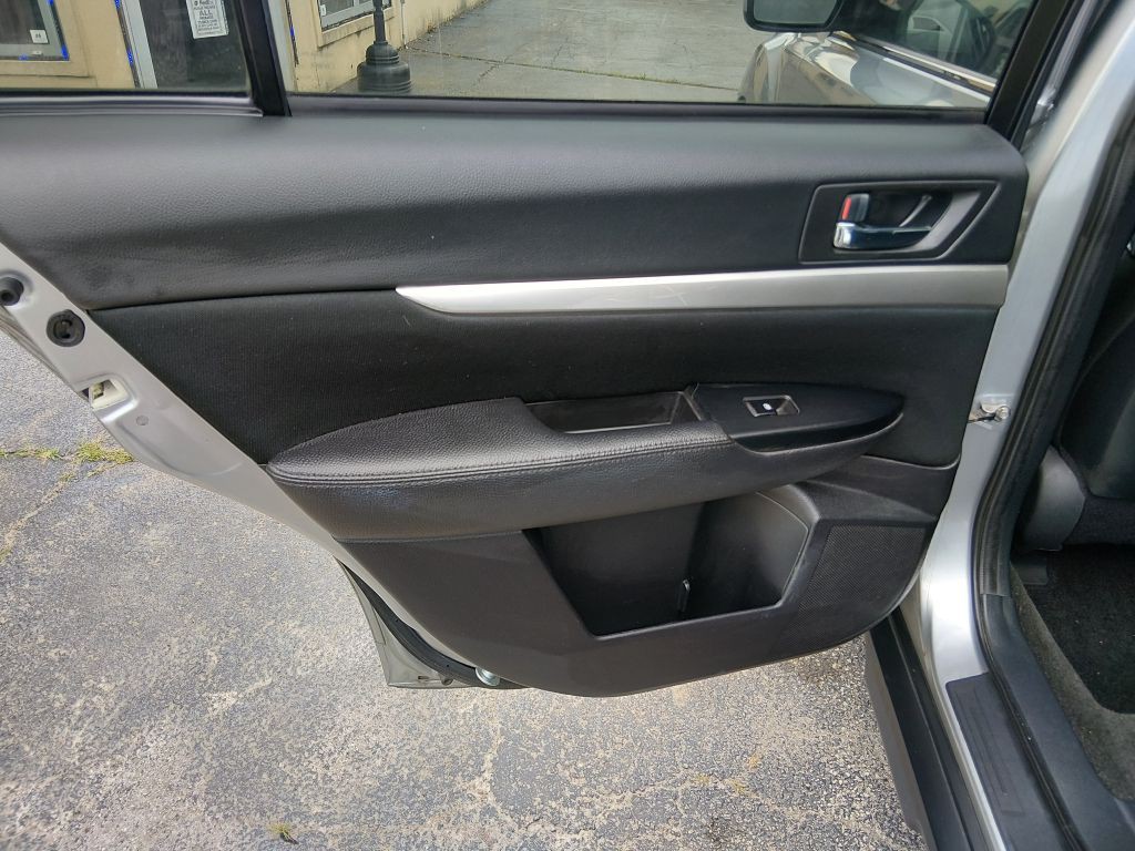2013 Subaru Outback Image 6