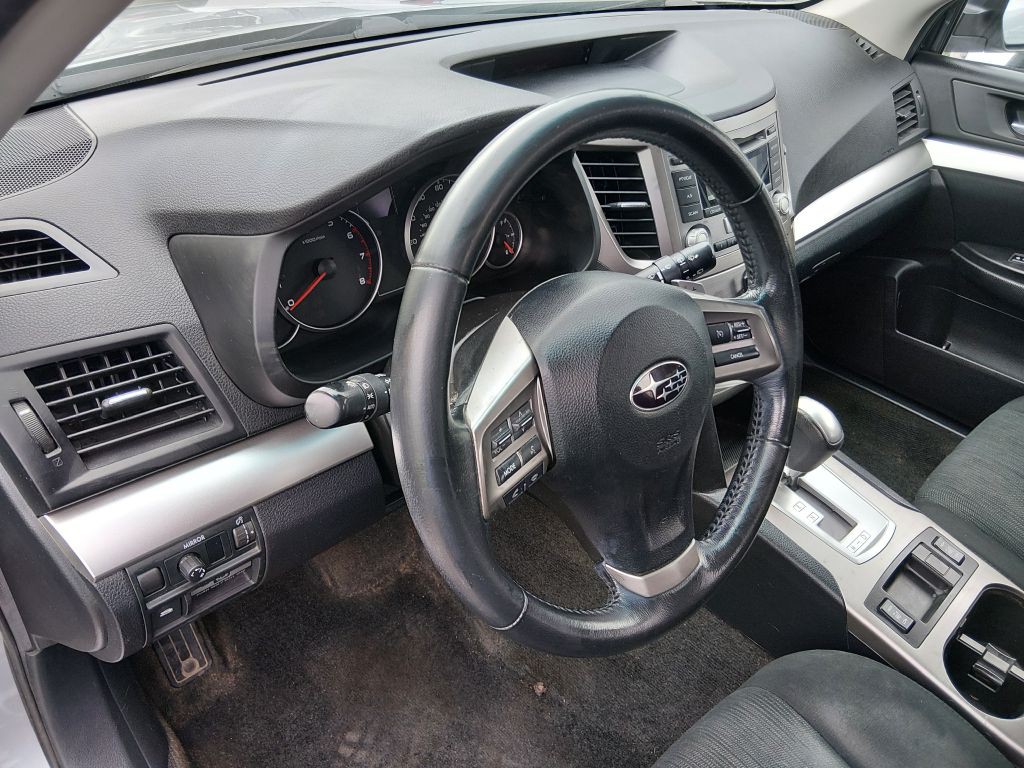 2013 Subaru Outback Image 8