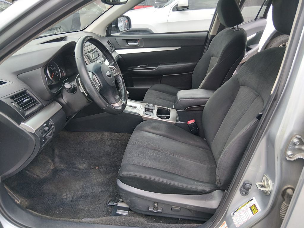 2013 Subaru Outback Image 9