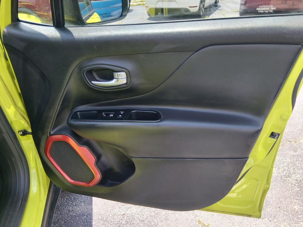 2017 Jeep Renegade Image 13