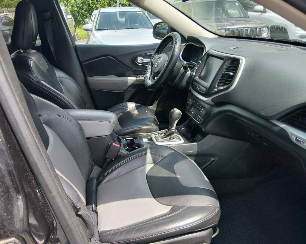 2014 Jeep Cherokee Image 12