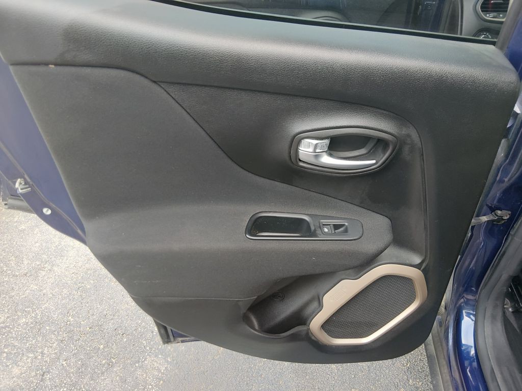 2016 Jeep Renegade Image 6