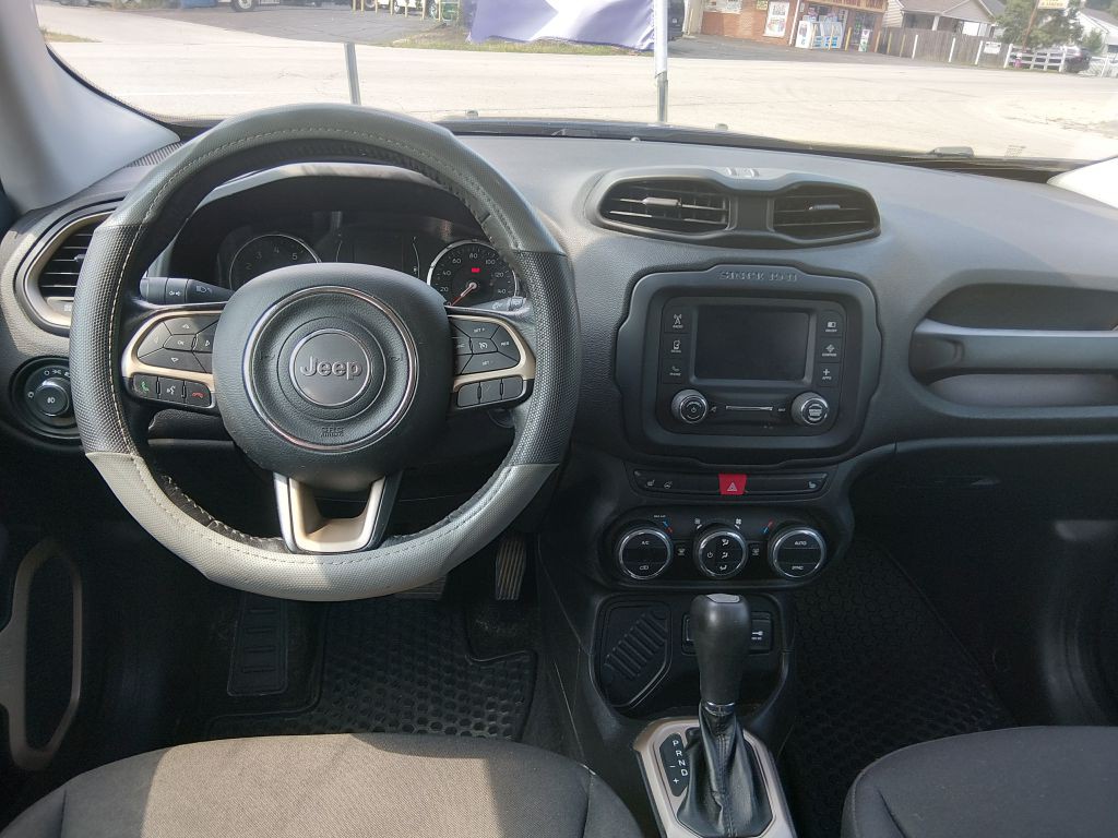 2016 Jeep Renegade Image 9