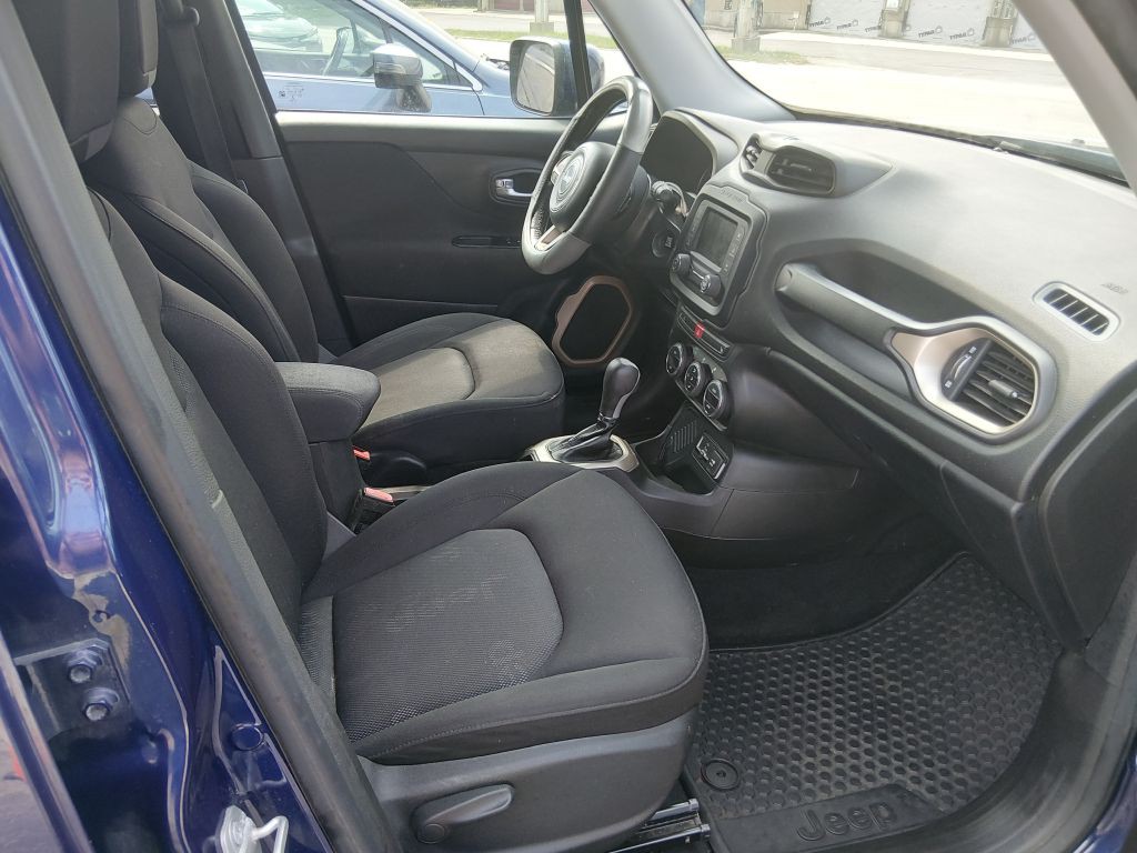 2016 Jeep Renegade Image 11