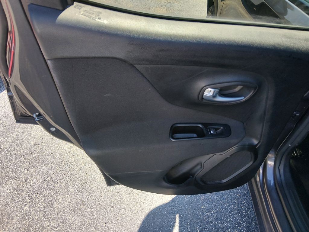 2019 Jeep Renegade Image 11
