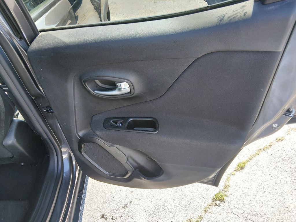 2019 Jeep Renegade Image 13