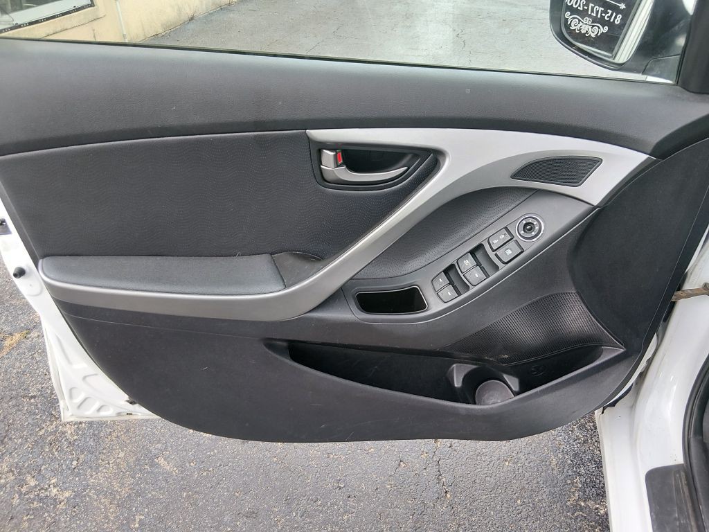 2013 Hyundai Elantra Image 5