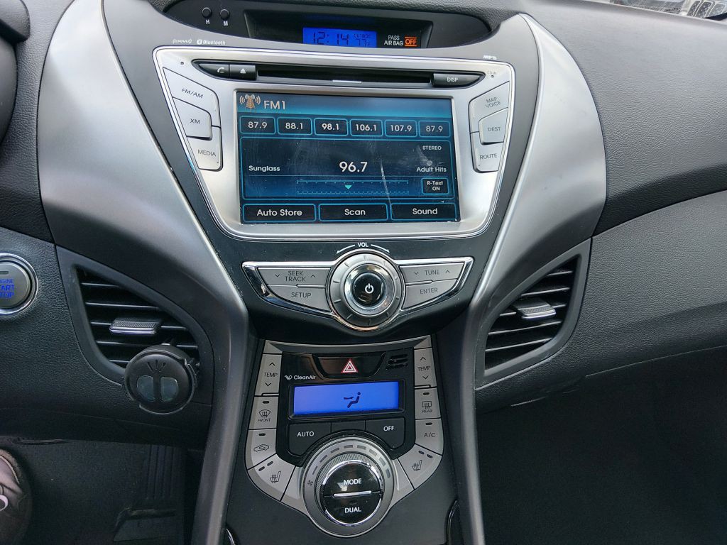 2013 Hyundai Elantra Image 8