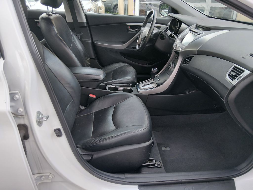 2013 Hyundai Elantra Image 11